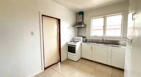 Affordable 3-Bedroom Home in Convenient Mount ... - Photo 4