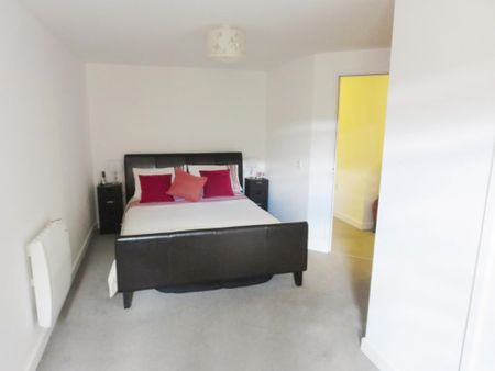 2 bedroom flat to rent - Photo 5