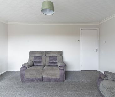 Horsley Avenue, Shiremoor, Tyne and Wear - Photo 4