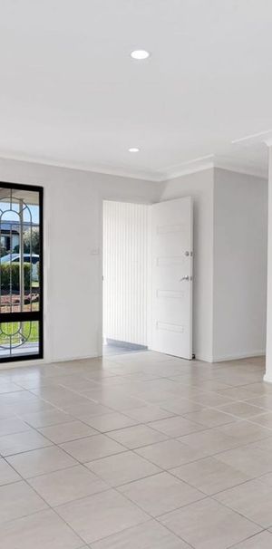 Newly Renovated 3 Bedroom Home in Mount Pritchard! - Photo 1