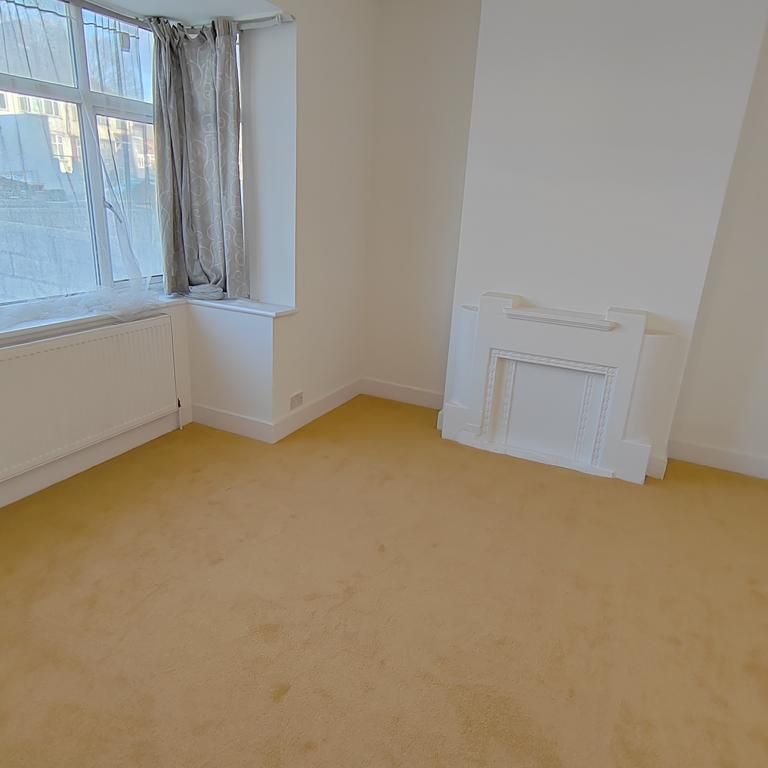 5 bedroom semi-detached house to rent - Photo 1