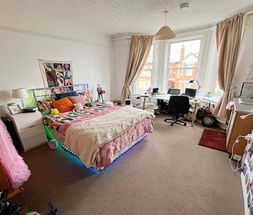 6 bedroom detached house to rent - Photo 6