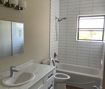 12 Riverside Drive, ON, Welland - Photo 1