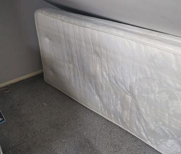 Room in a Shared House, Glencoe Avenue, IG2 - Photo 1