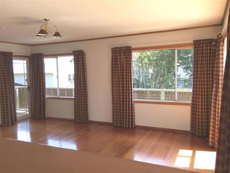 Sunny Family Home on Brougham - Photo 5