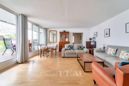 Location appartement, Paris 18ème (75018), 4 pièces, 92 m², ref 86441220 - Photo 2