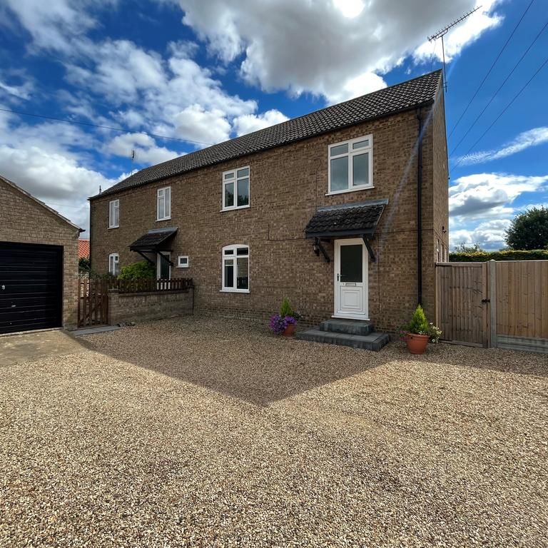 3 bedroom semi-detached house to rent - Photo 1