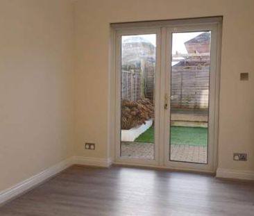 2 bedroom property to rent in Carshalton - Photo 1