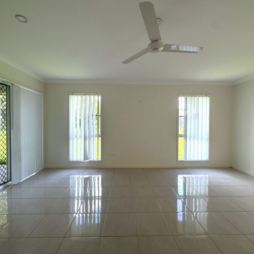 SPACIOUS 4 BEDROOM FAMILY HOME - Photo 1