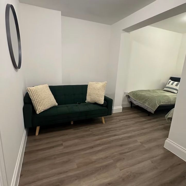 2 Bed Maisonette, Brenmead Place, NW11 - Photo 1