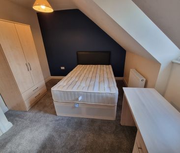 6 Bed Student Accommodation - Photo 4