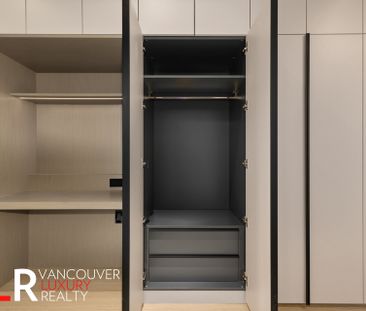 Condo in Port Moody, British Columbia - Photo 1