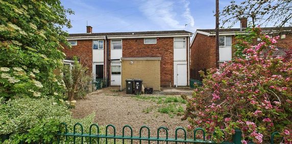 1 bedroom in a house share to rent - Photo 2