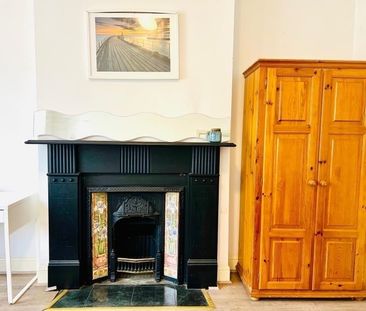 Room in a Shared House, Egerton Gardens, NW4 - Photo 2