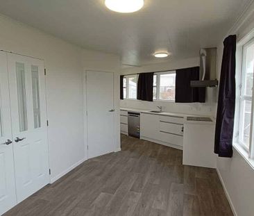 Bright, Modern & Family-Ready – Your Newlands Home - Photo 5