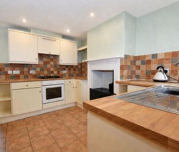 2 bedroom terraced house to rent - Photo 4