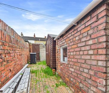 2 bedroom terraced house to rent - Photo 6