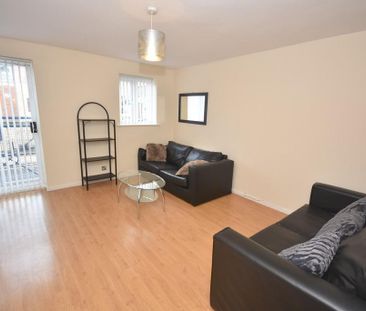 3 bedroom apartment to rent - Photo 3