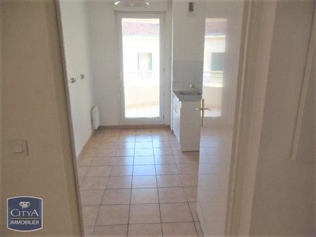 Location Appartement 4 pièces 85m² MARSEILLE 5ème - Photo 2
