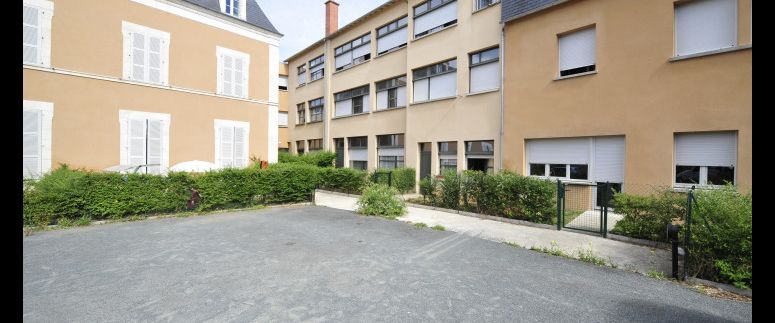 Location Appartement 2 pièces 44 m² Issoudun - Photo 1