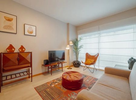 Rua da Torrinha, Porto, Braga 4050-610 - Photo 3