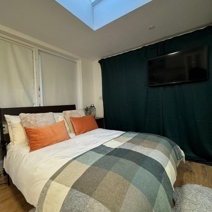 Studio Flat, Ashlone Road, SW15 - Photo 1