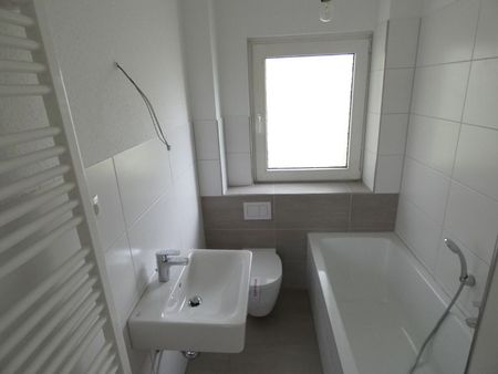 Modernisierte Wohnung mit großem Balkon - Photo 4