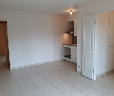 Location Appartement 2 pièces 37m² ST JEAN DE BRAYE 45800 - Photo 2