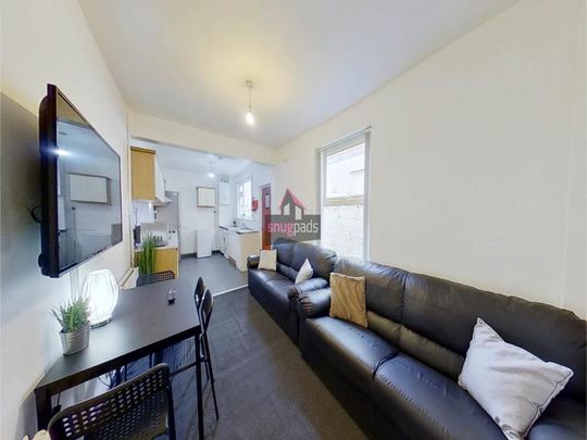 6 bedroom house to rent - Photo 1