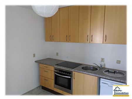 Helle 3- Raumwohnung + PKW- Stellplatz + Gartennutzung möglich - Photo 2