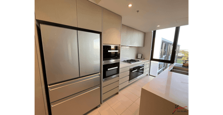 Top Floor Luxury Penthouse – Gateway Bridge Views, 3 Bed + 2.5 Bath, 2 Car - Photo 4