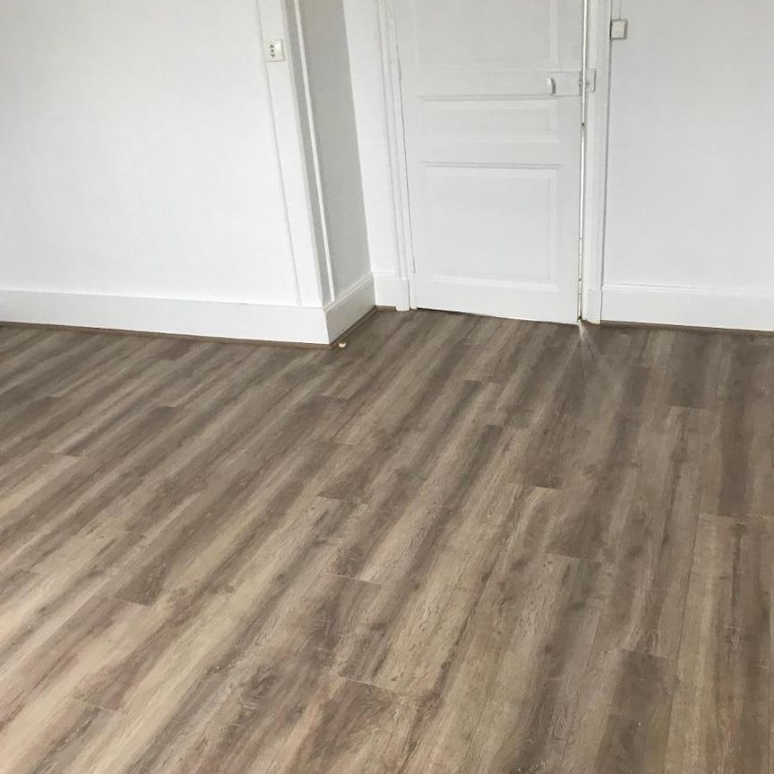 Location Appartement 4 pièces 79m² DECINES CHARPIEU 69150 - Photo 1