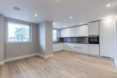 2 bedroom ground floor flat to rent - Photo 3