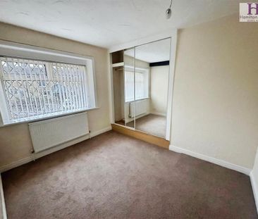 2 bedroom end of terrace house to rent - Photo 2