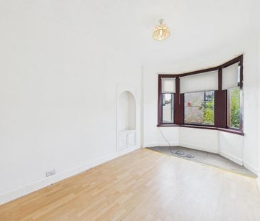 3 bedroom end of terrace house to rent - Photo 2