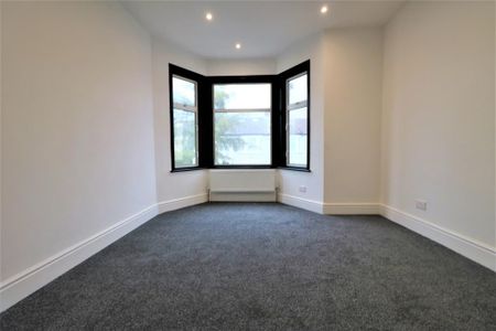 4 bedroom terraced house to rent - Photo 2