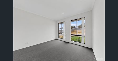 Modern Comfort, Perfect Location - Photo 5