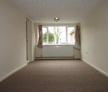 3 bedroom detached bungalow to rent - Photo 6