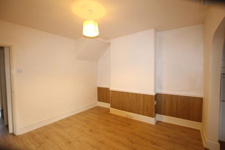 3 bedroom terraced house to rent - Photo 3