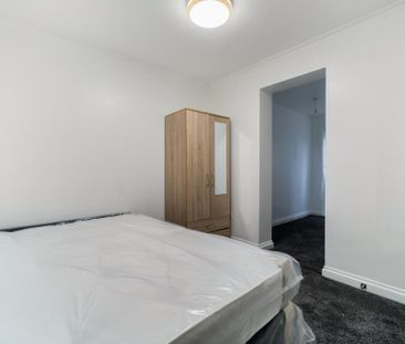 5 bedroom terraced house to rent - Photo 3