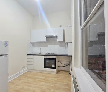 1 Bed Flat, Downs Road, E5 - Photo 3