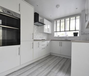 2 bedroom terraced house to rent - Photo 2
