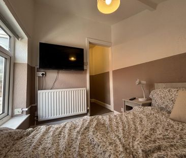 3 bedroom terraced house to rent - Photo 3