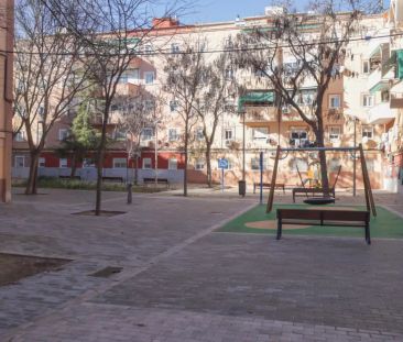 Room for rent in 5-bedroom apartment in Carabanchel - Foto 5