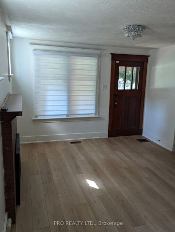 Detached Home For Lease | W9256844 - Photo 3