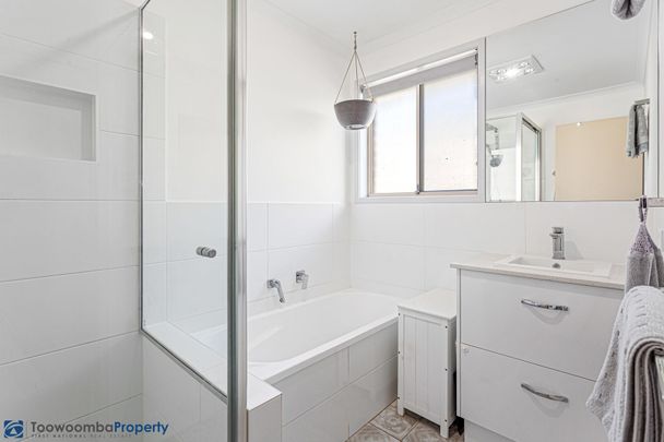 Recently Renovated 3 Bedroom Family Home! - Photo 1