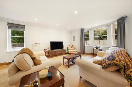 3 bedroom flat to rent - Photo 3