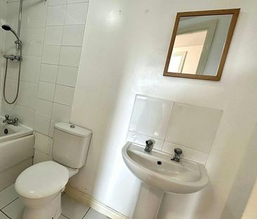 Flat to rent on - Photo 6