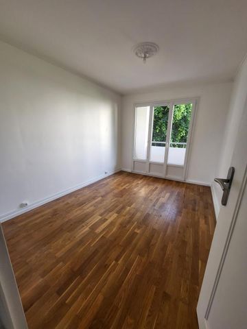 Location Appartement 3 pièces 72m² STE FOY LES LYON 69110 - Photo 3