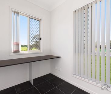 3 Brm duplex unit centrally located in Pimpama- opposite picnic are... - Photo 1